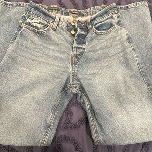 High Rise Loose Fit Jeans